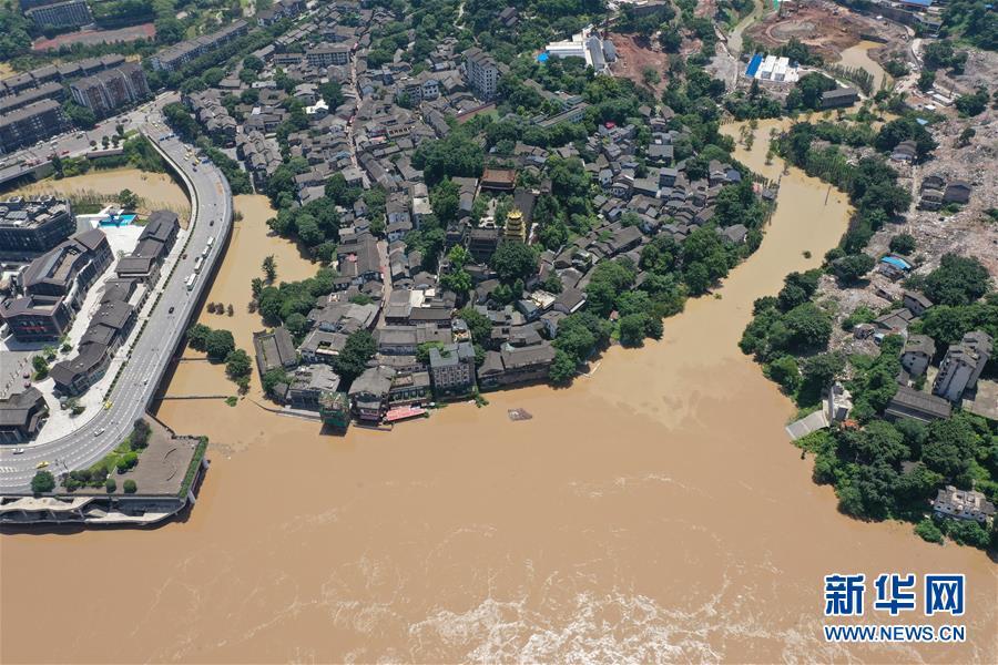 今年最大の長江上流洪水が重慶市街地に到達